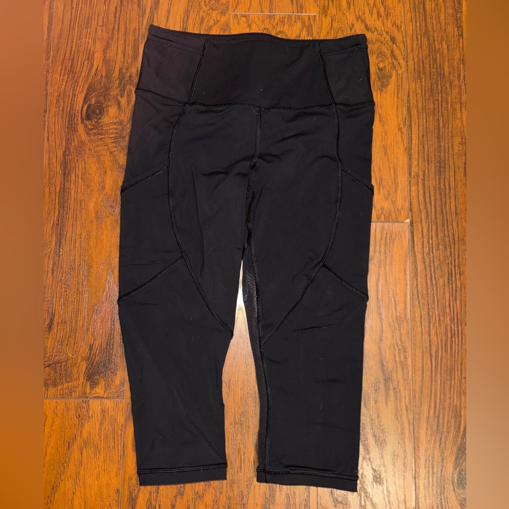 lululemon athletica women’s Hit It cropped Black Leggings